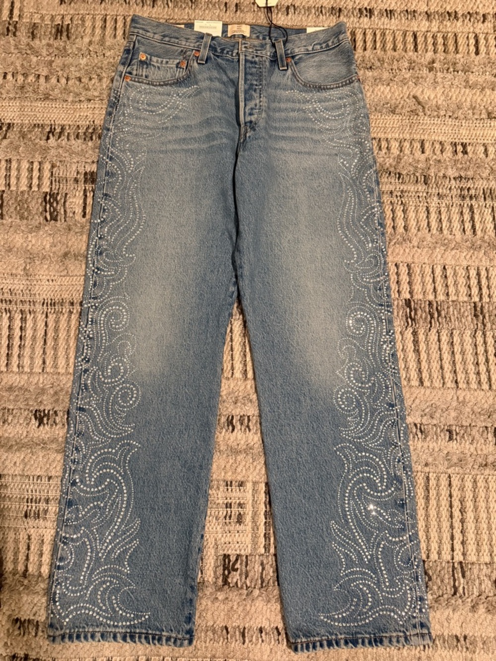 NWT BEYONCE 🌟 ⭐️ 💫 Levi's Light Blue Denim Jeans with Leather Patch - Picture 3 of 13